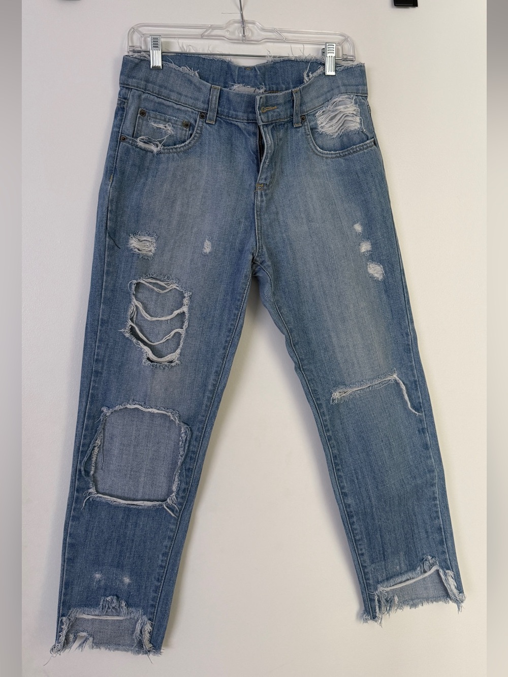 CARMAR | 27 | Distressed Light Blue Jeans